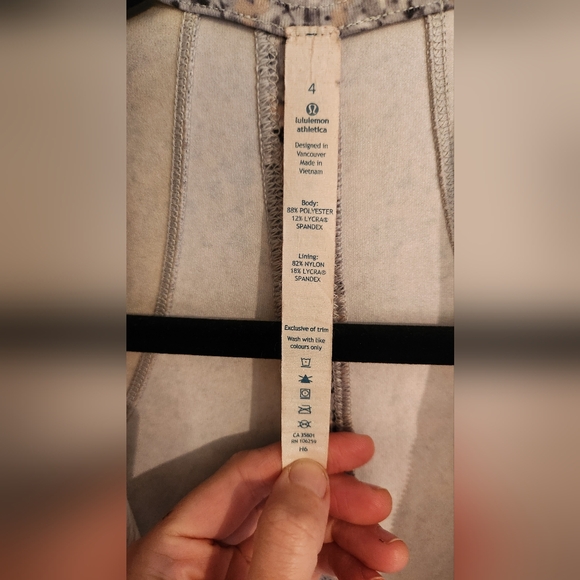 Lululemon Forme Jacket *Cuffins (with cuffs) Petite Fleur Silver Spoon - Size 4 - Picture 14 of 15